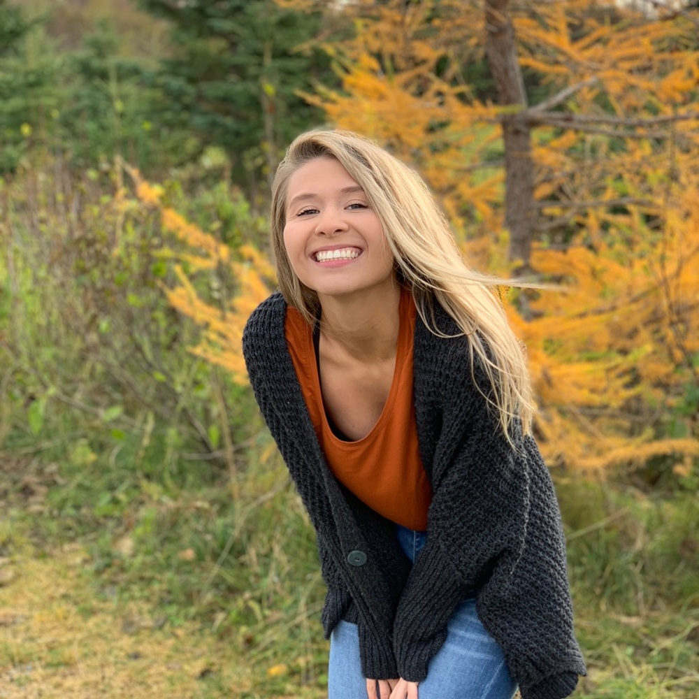 Meet your Posher, Kassandra